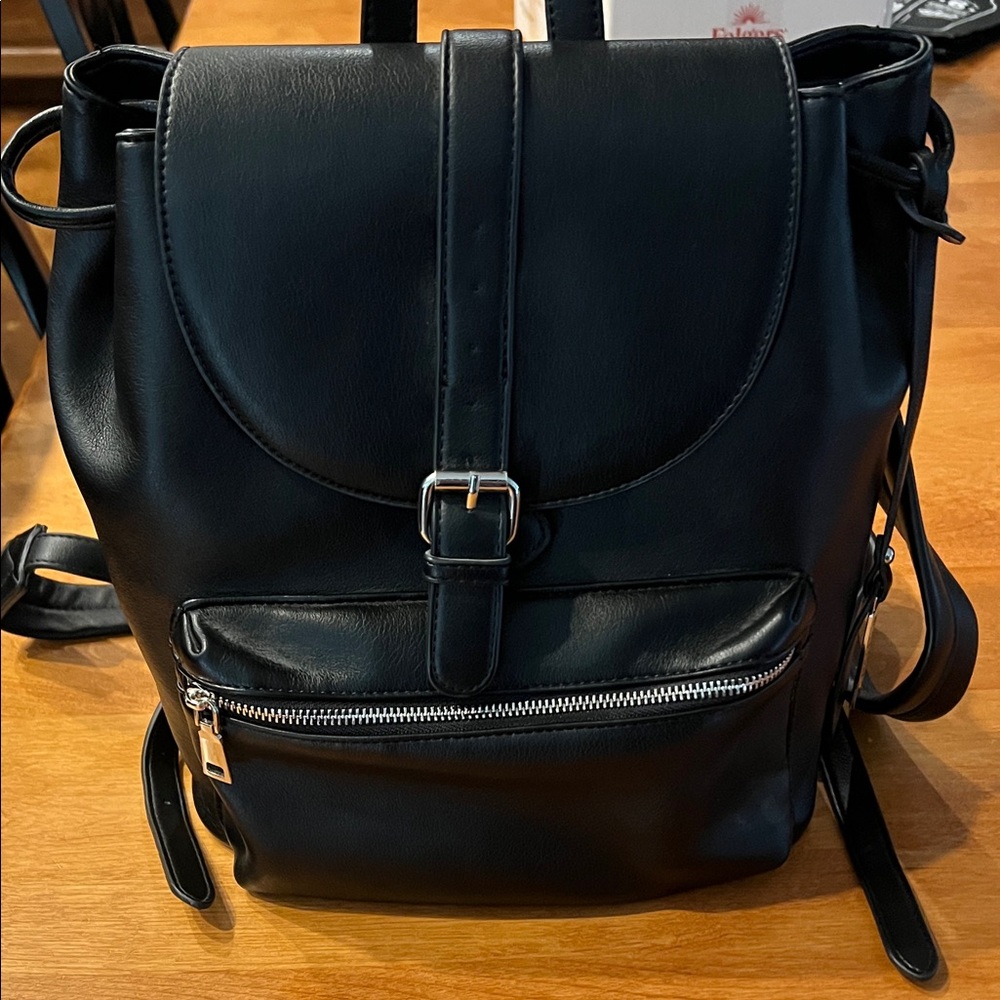 Elegant Black Women's Leather Backpack